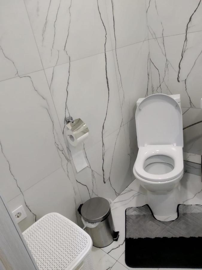 Молодежный Apartment Almaty Bagian luar foto