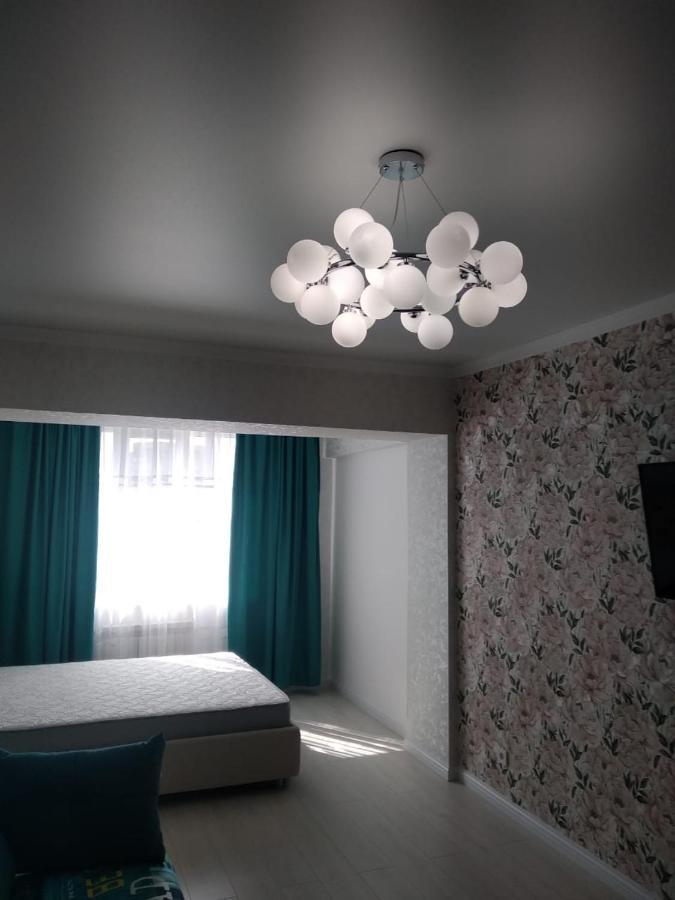 Молодежный Apartment Almaty Bagian luar foto